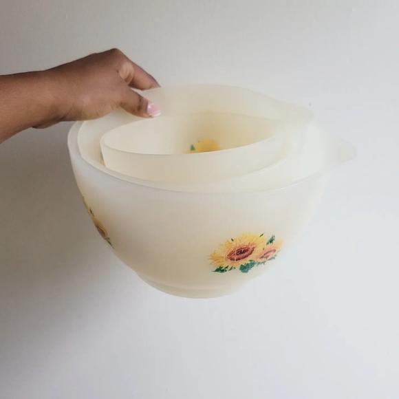 Kitchen Vintage Sunflower Mixing Bowls Set Of 3 Poshmark